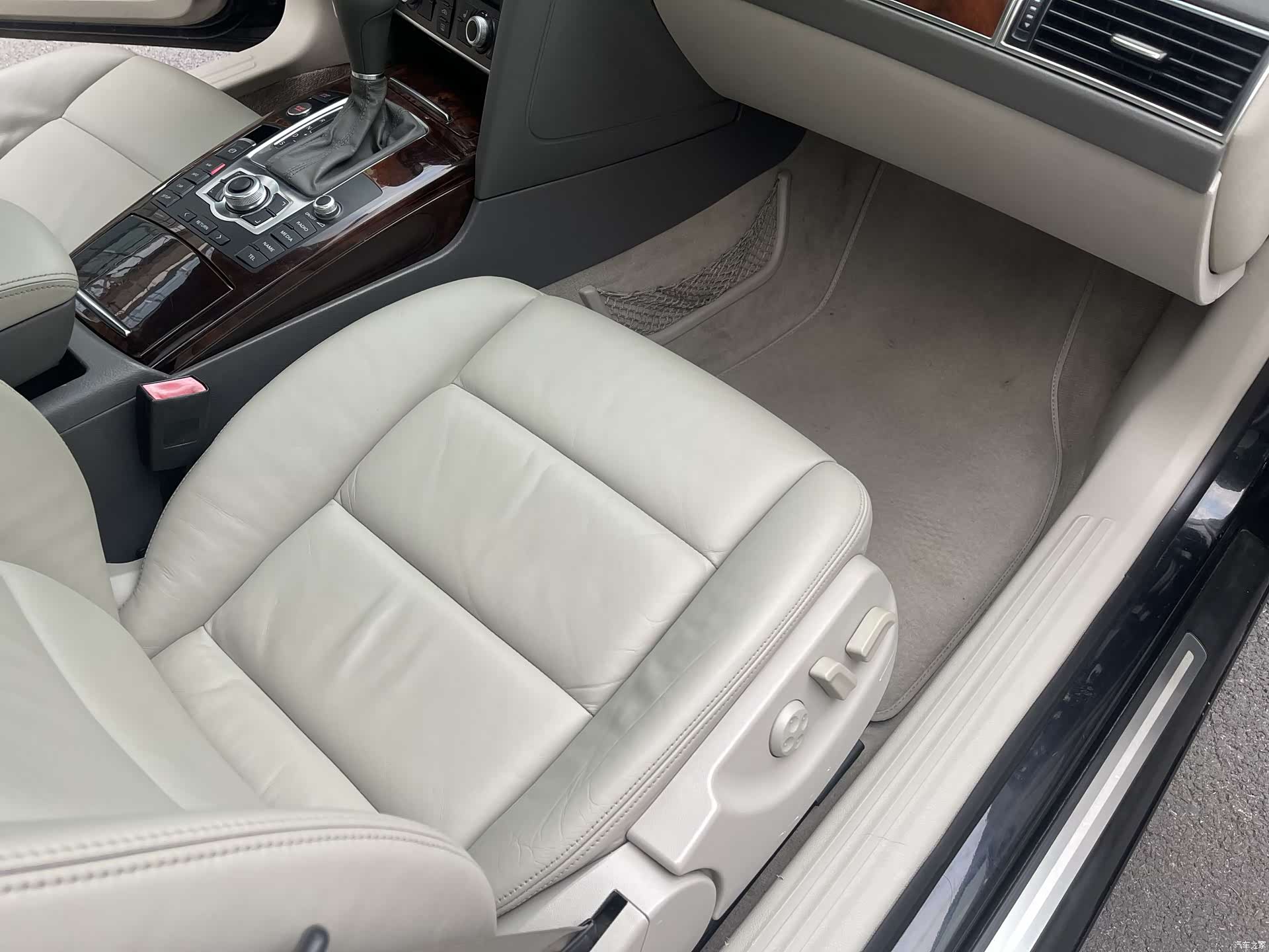 Audi A6L, 2010 7