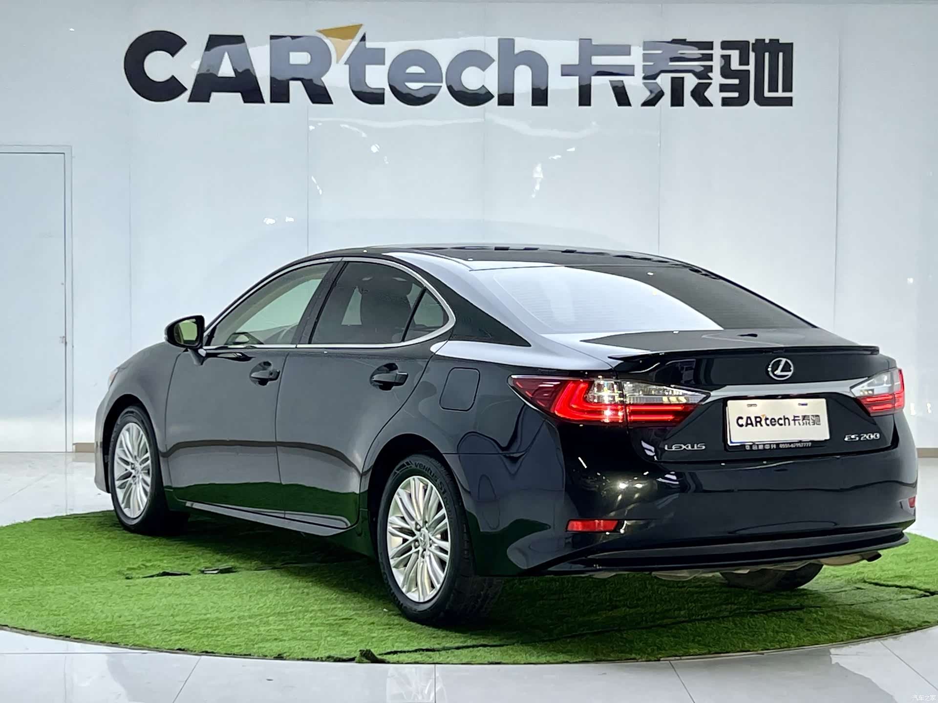 Lexus ES, 2018 3