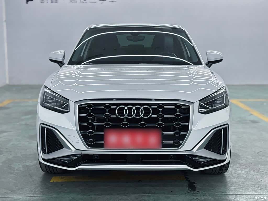 Audi Q2L, 2024 9