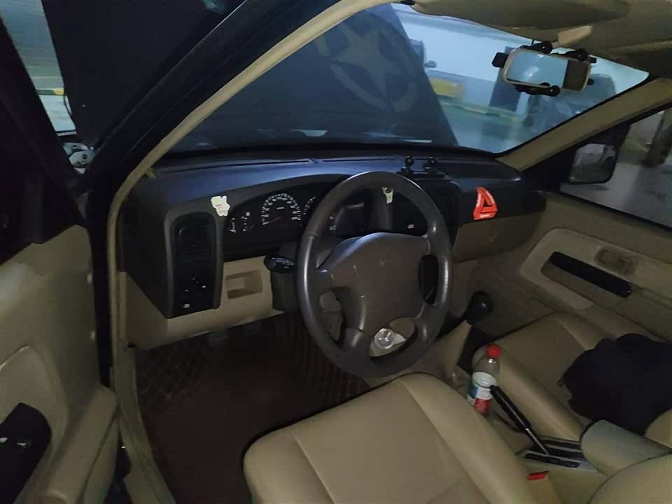 Dongfeng Ruiqi multi-function vehicle