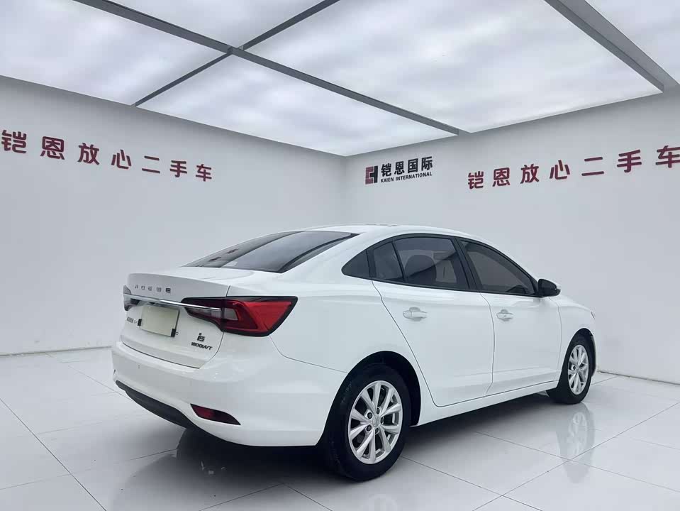 Roewe i5