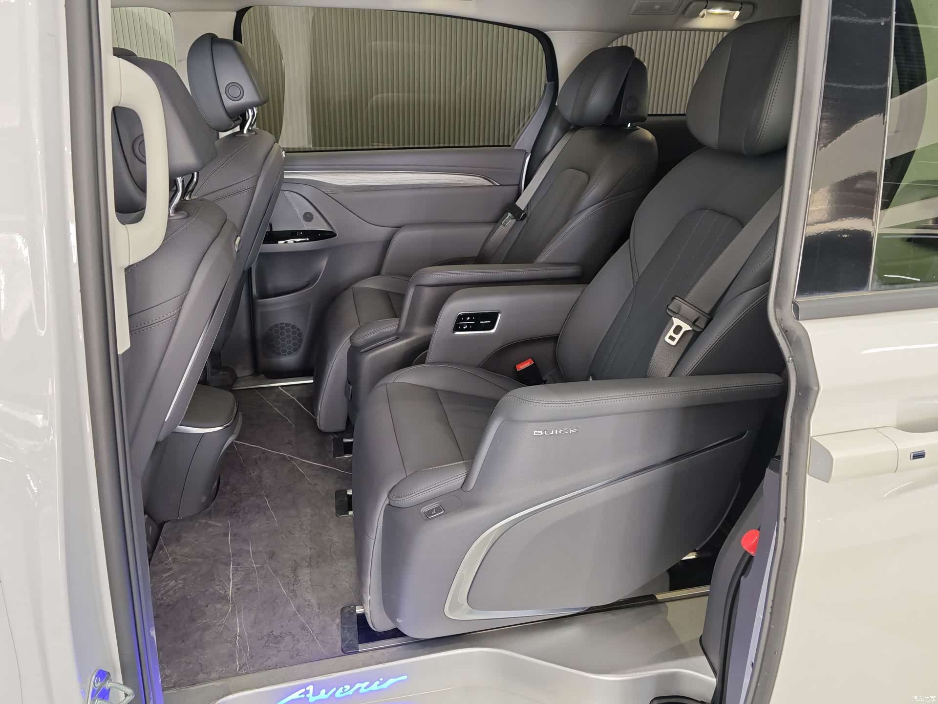 Buick GL8, 2026 13