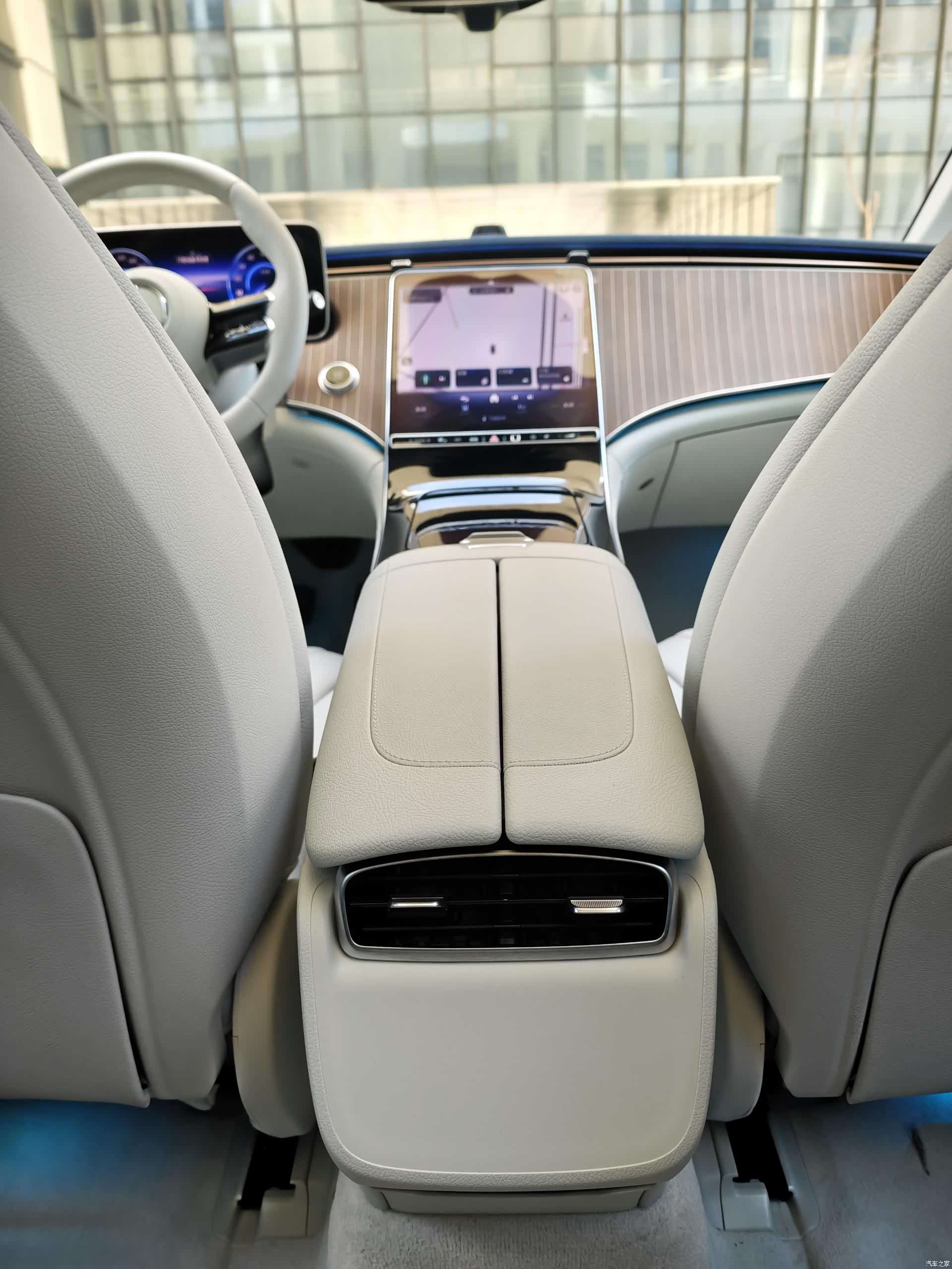 Mercedes-Benz EQE, 2026 25