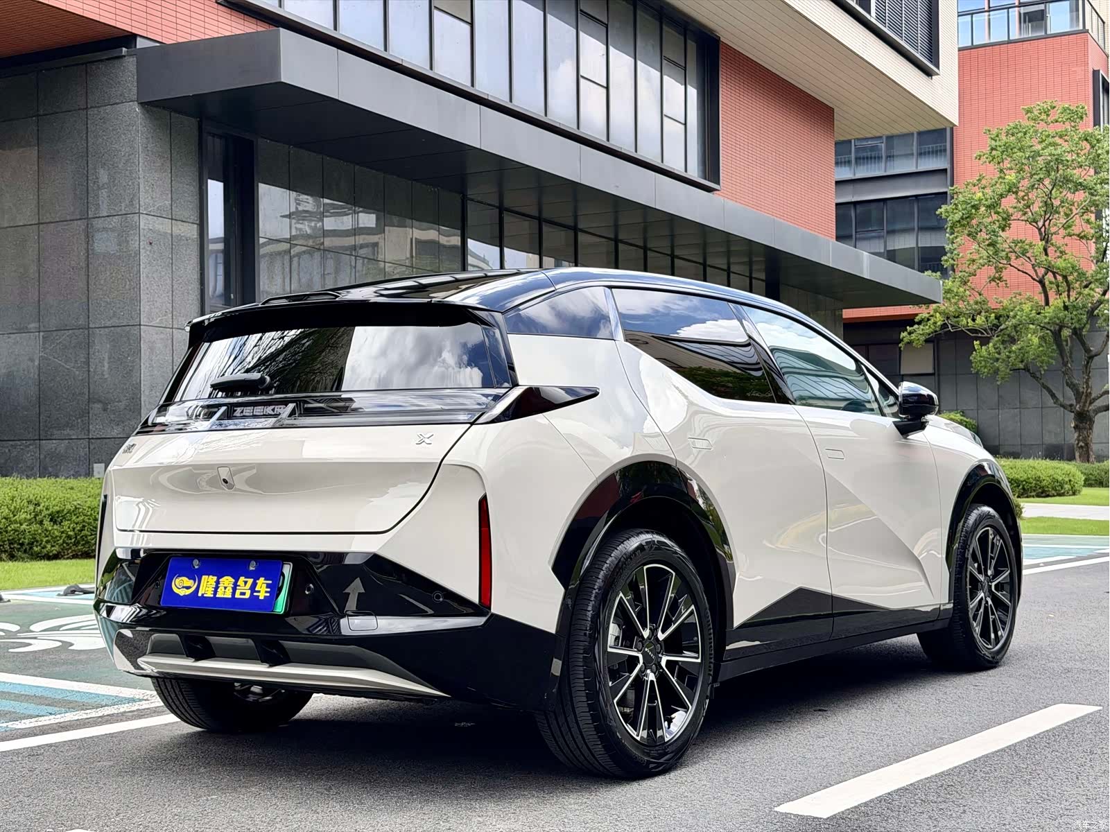 Zeekr X, 2024 8