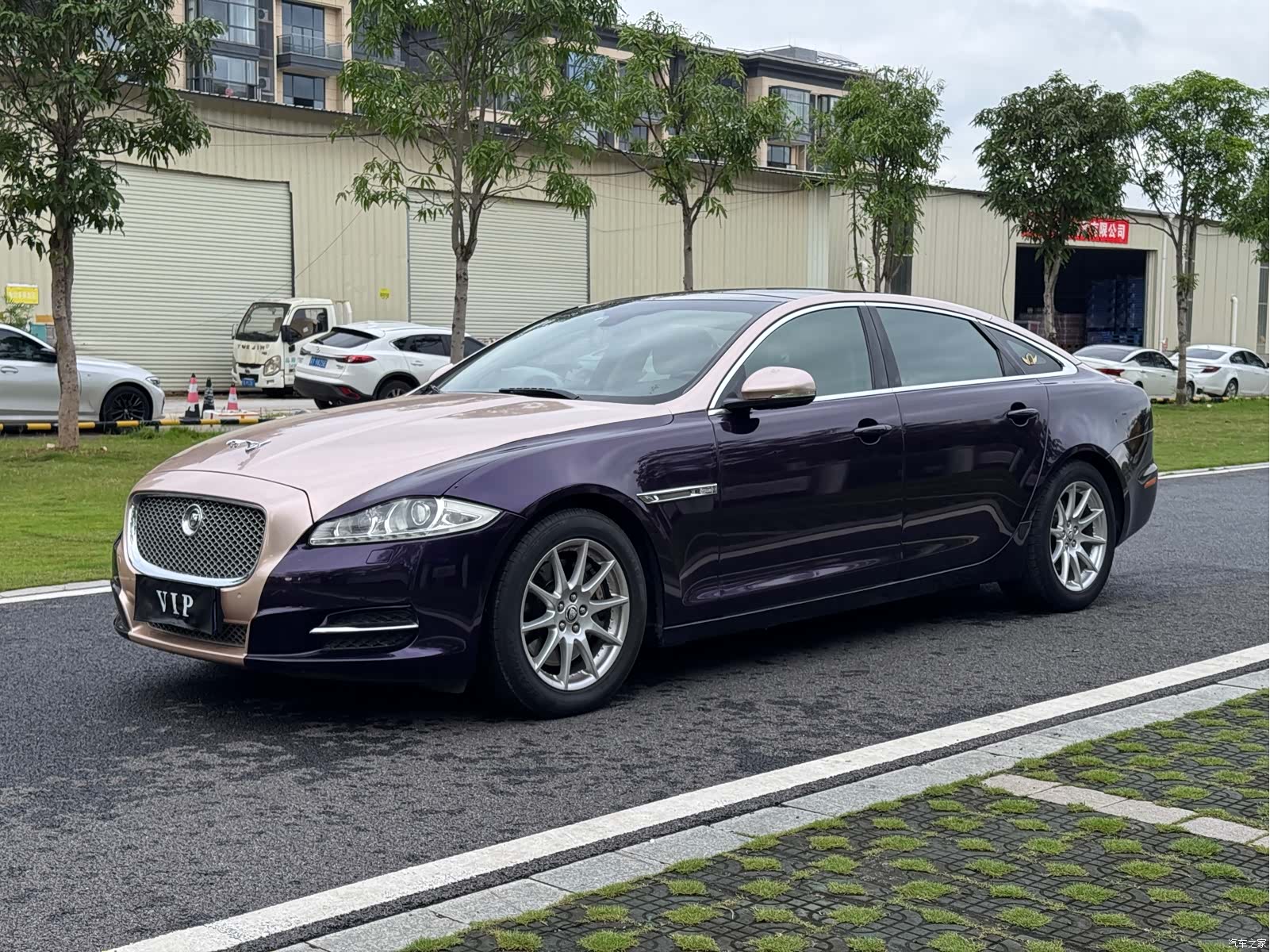 Jaguar XJ