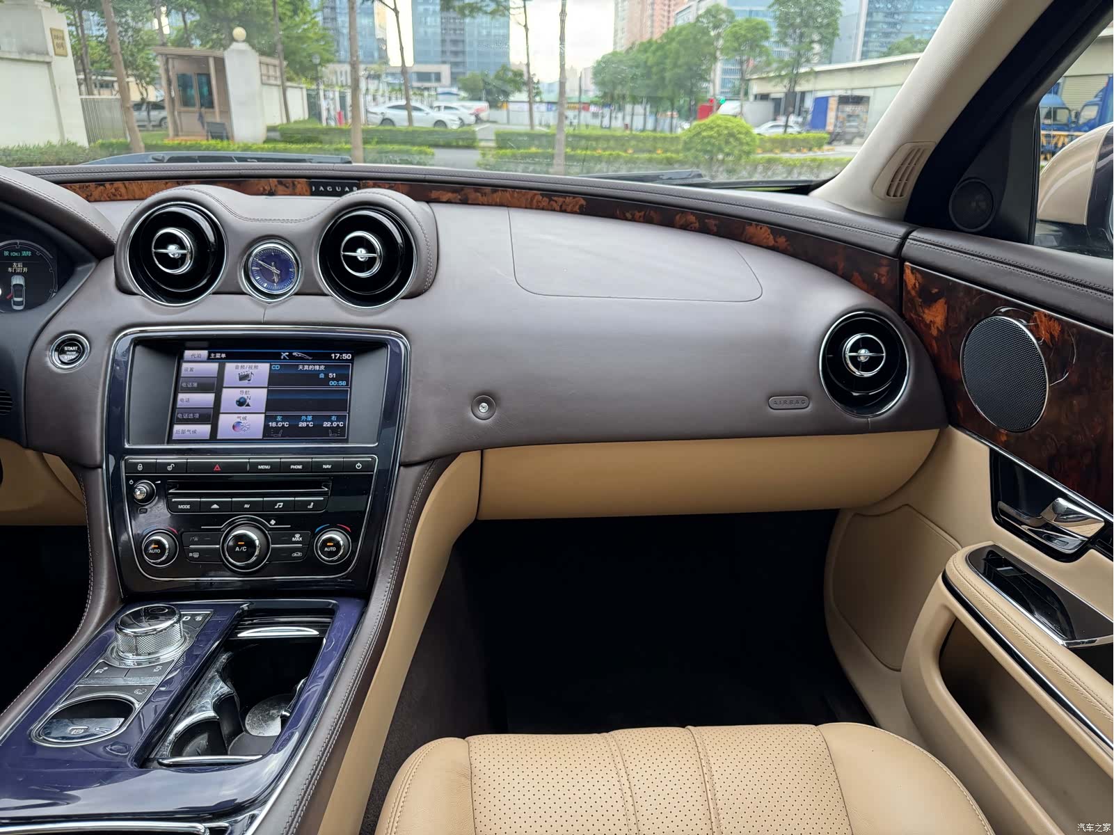 Jaguar XJ, 2012 17