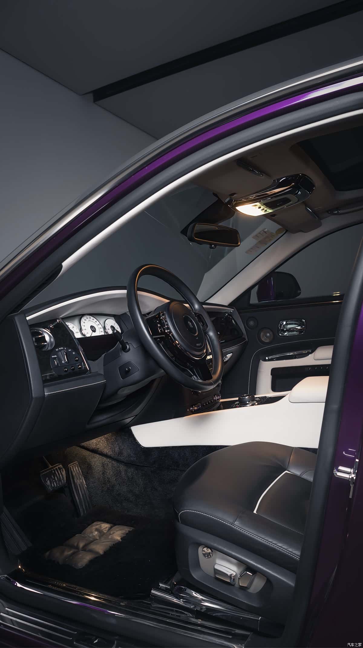 Rolls-Royce Ghost, 2015 12