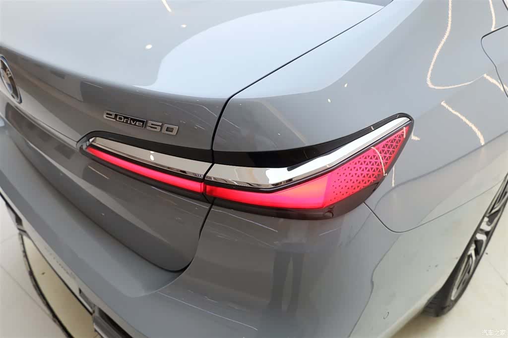 BMW i7, 2023 11