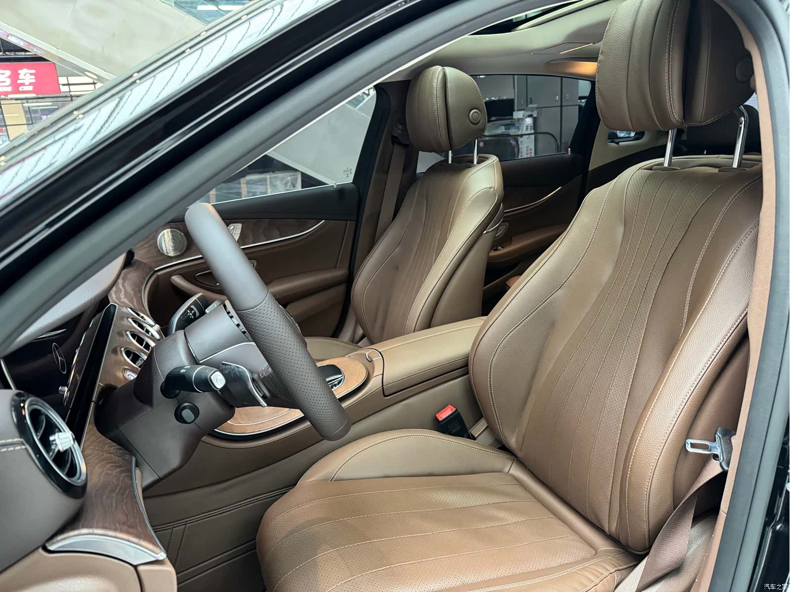 Mercedes-Benz E-Class, 2022 14