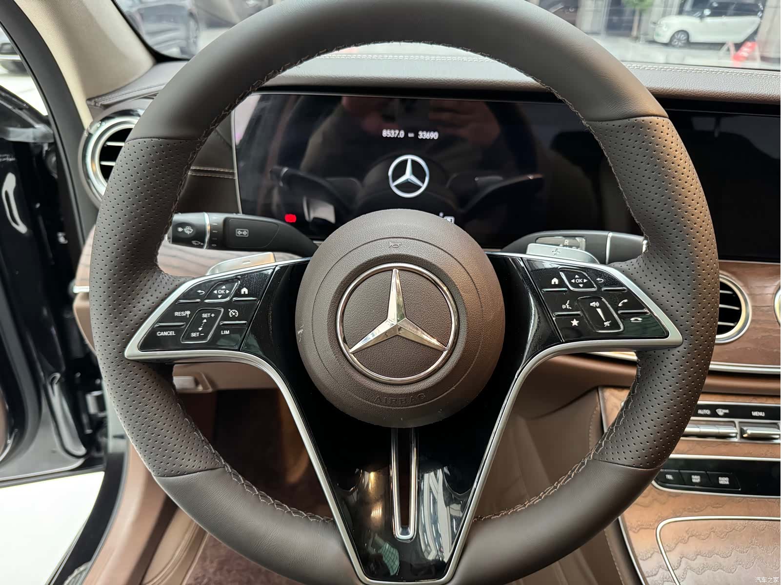 Mercedes-Benz E-Class, 2022 18