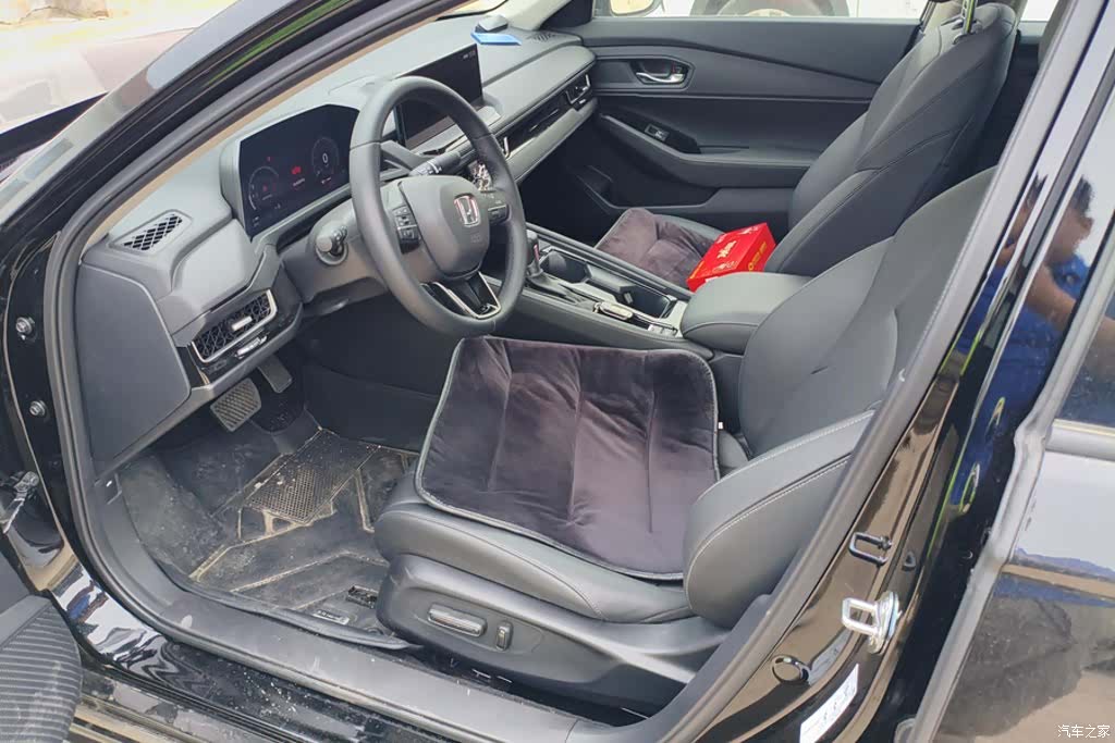 Honda Inspire, 2025 9