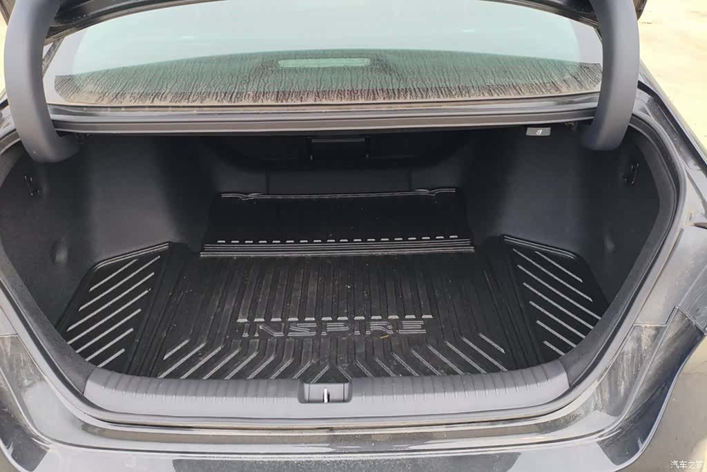 Honda Inspire, 2025 4