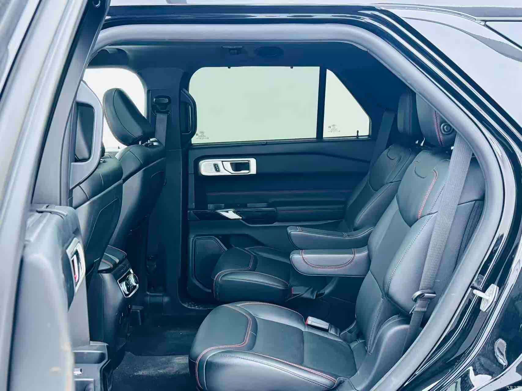 Ford Explorer, 2021 14