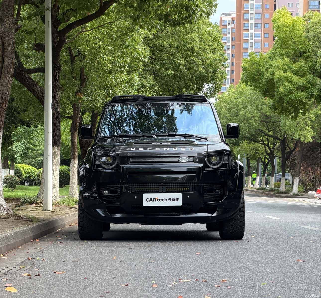 Land Rover Defender, 2024 3