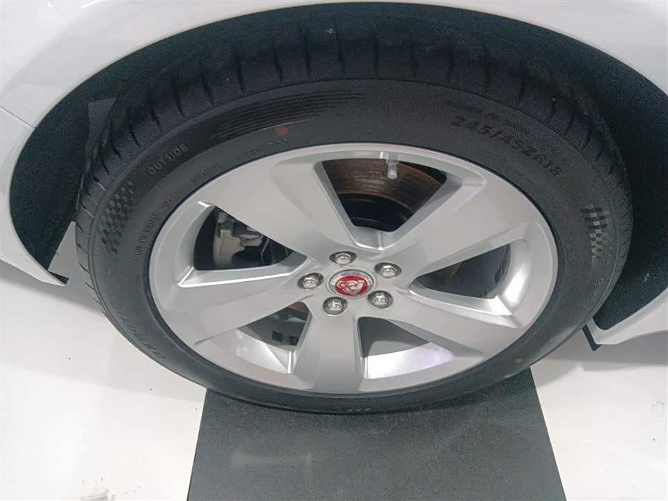 Jaguar XFL