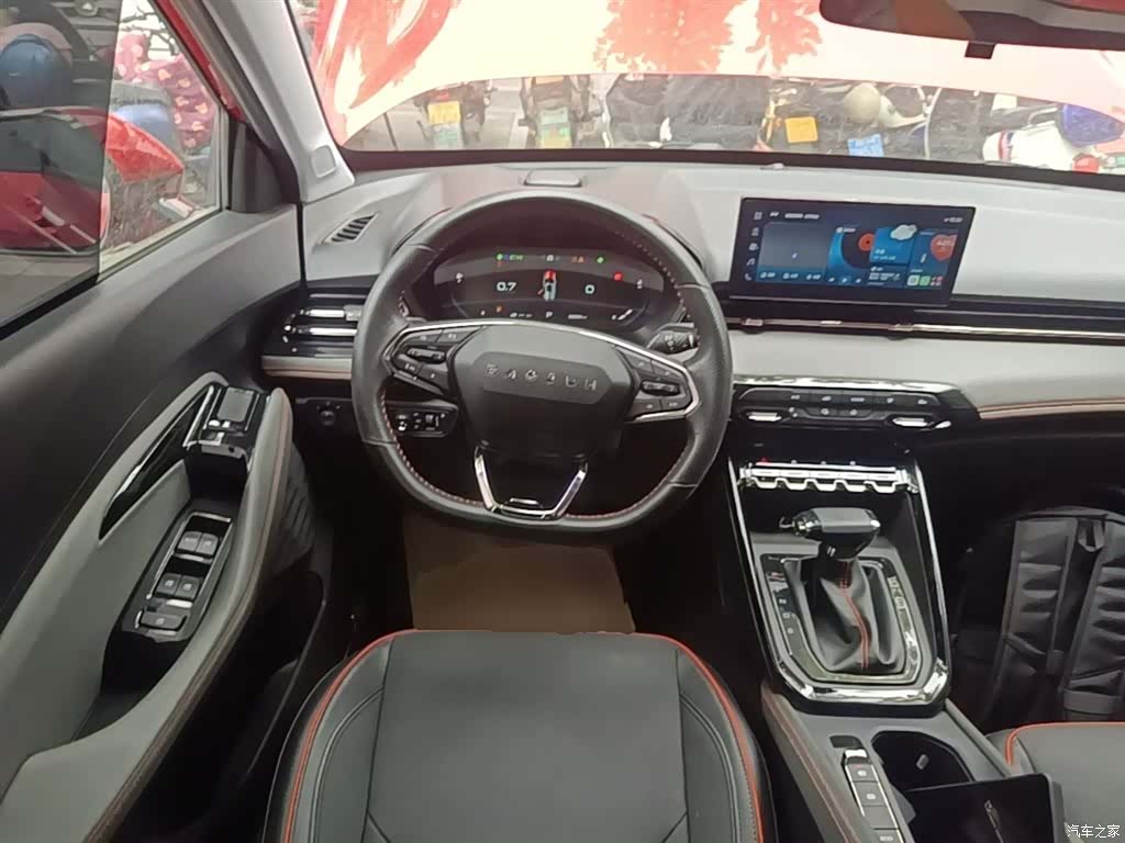 Wuling RS-3, 2020 11