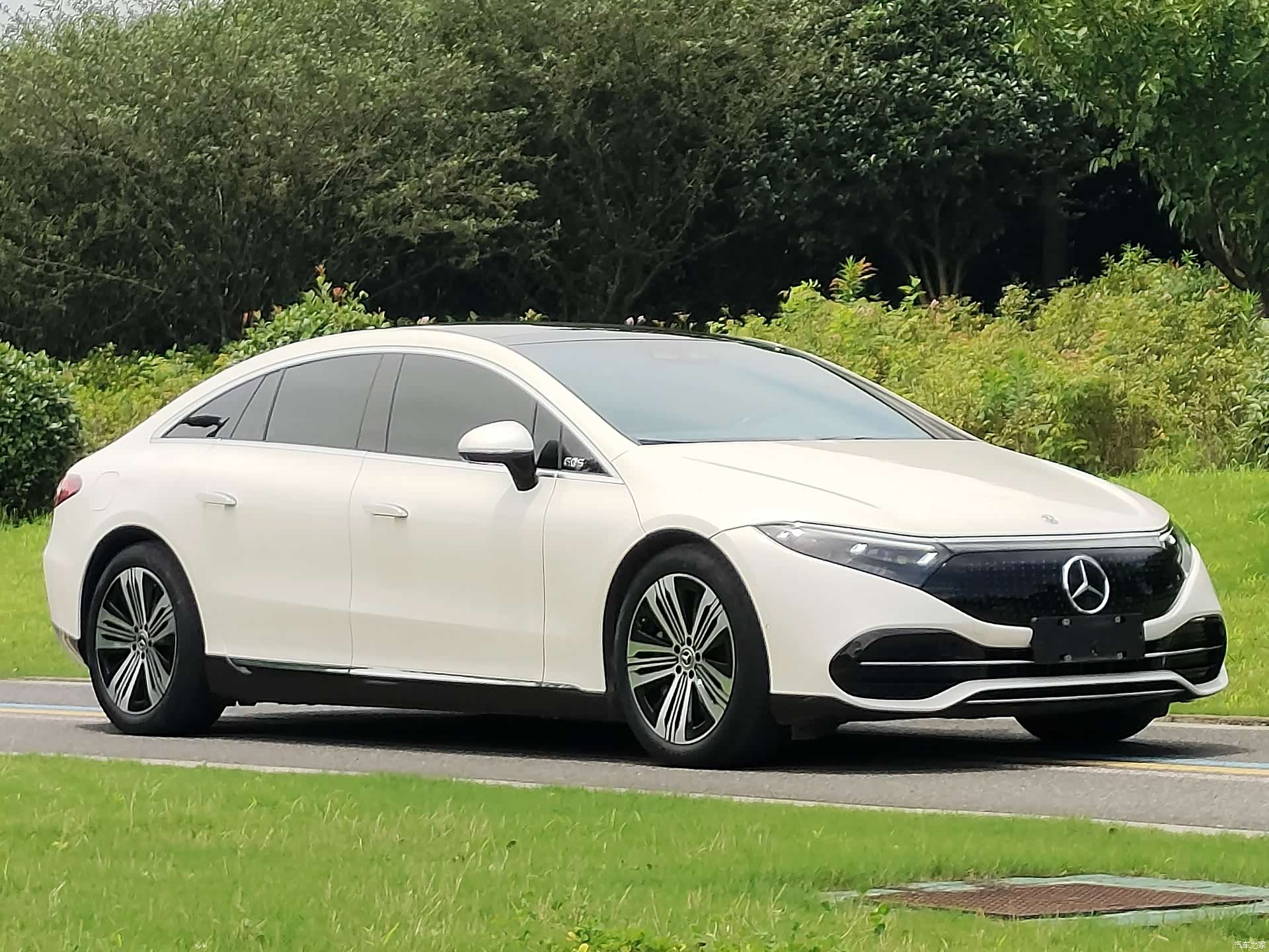 Mercedes-Benz EQS, 2023 6