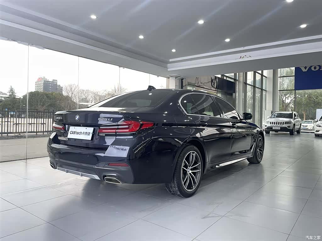 BMW 5 Series, 2022 4