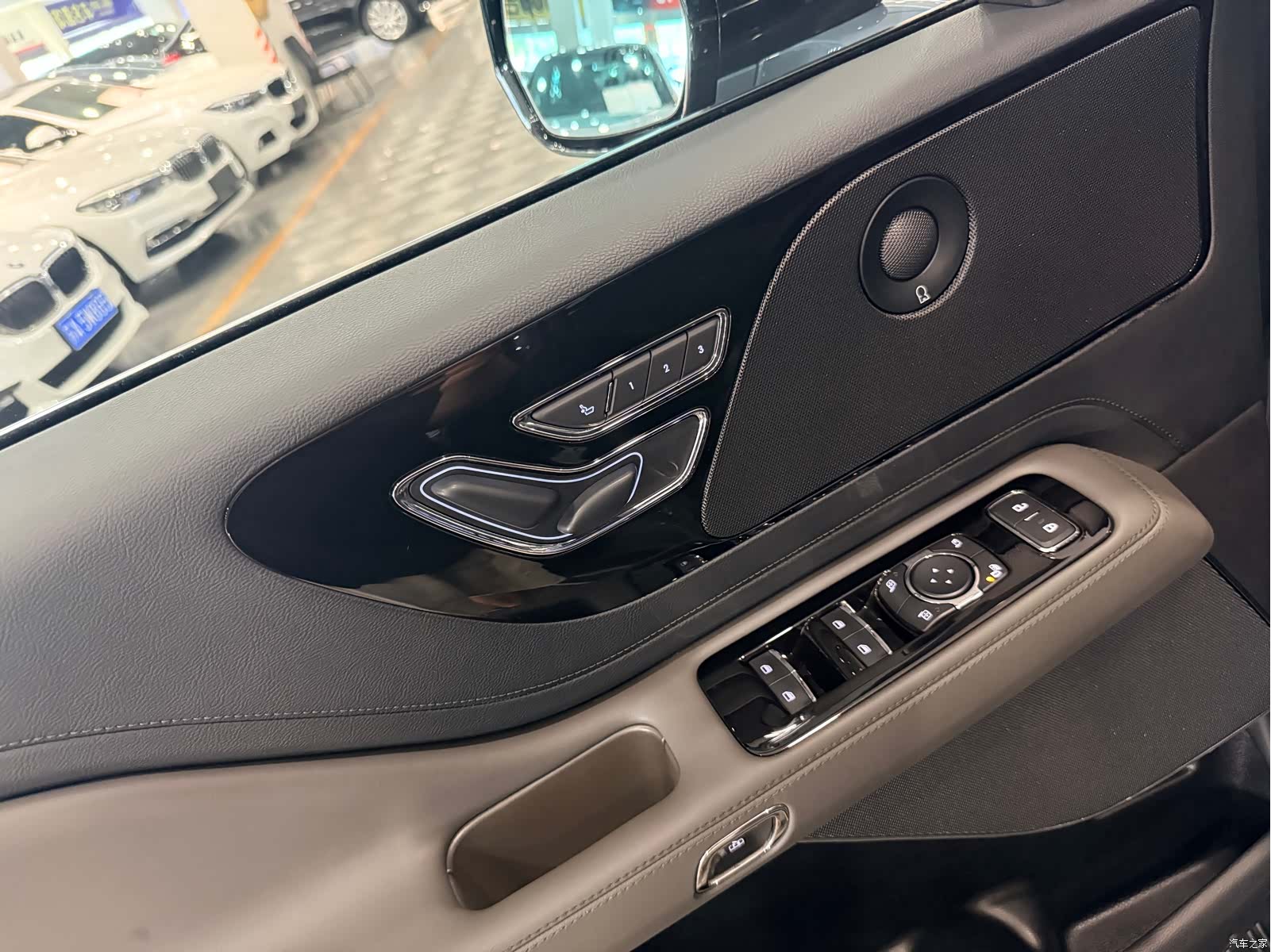 Lincoln Aviator, 2025 15