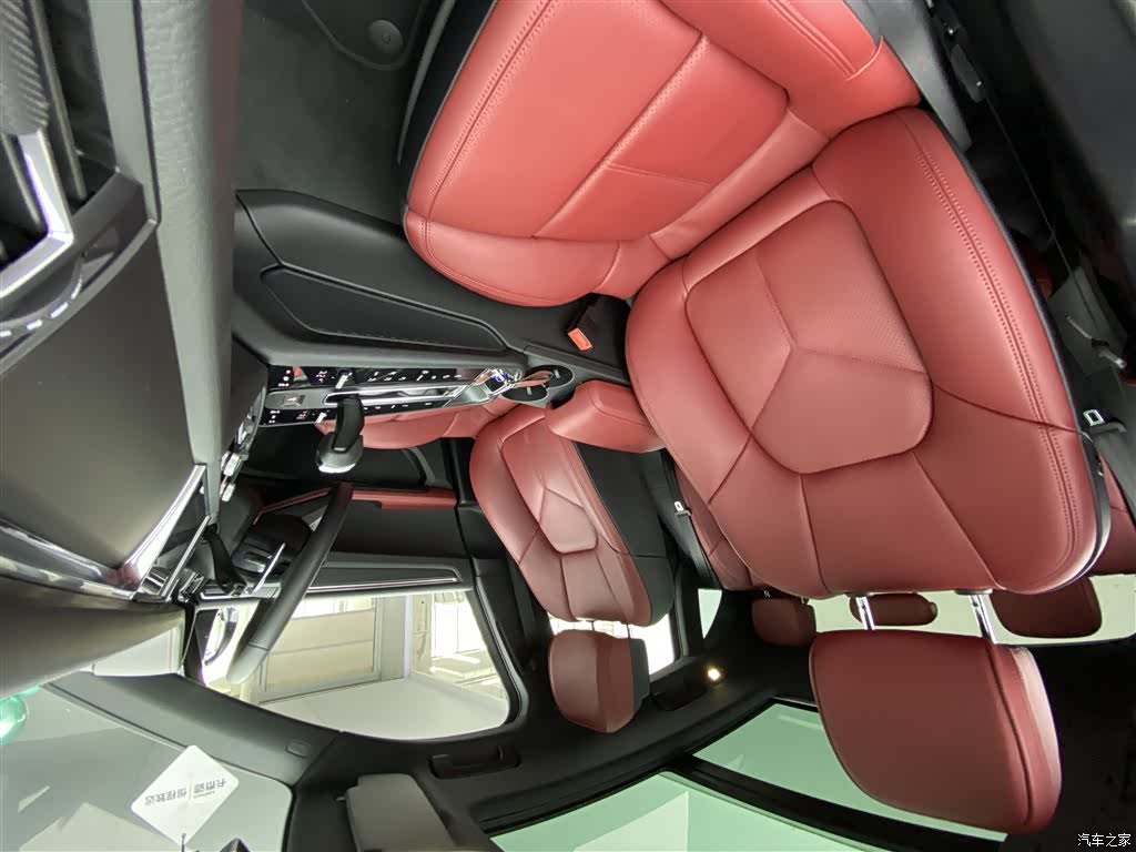 Porsche Macan, 2025 9