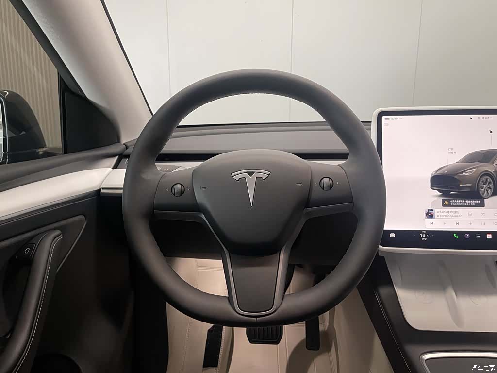 Tesla Model Y, 2025 13