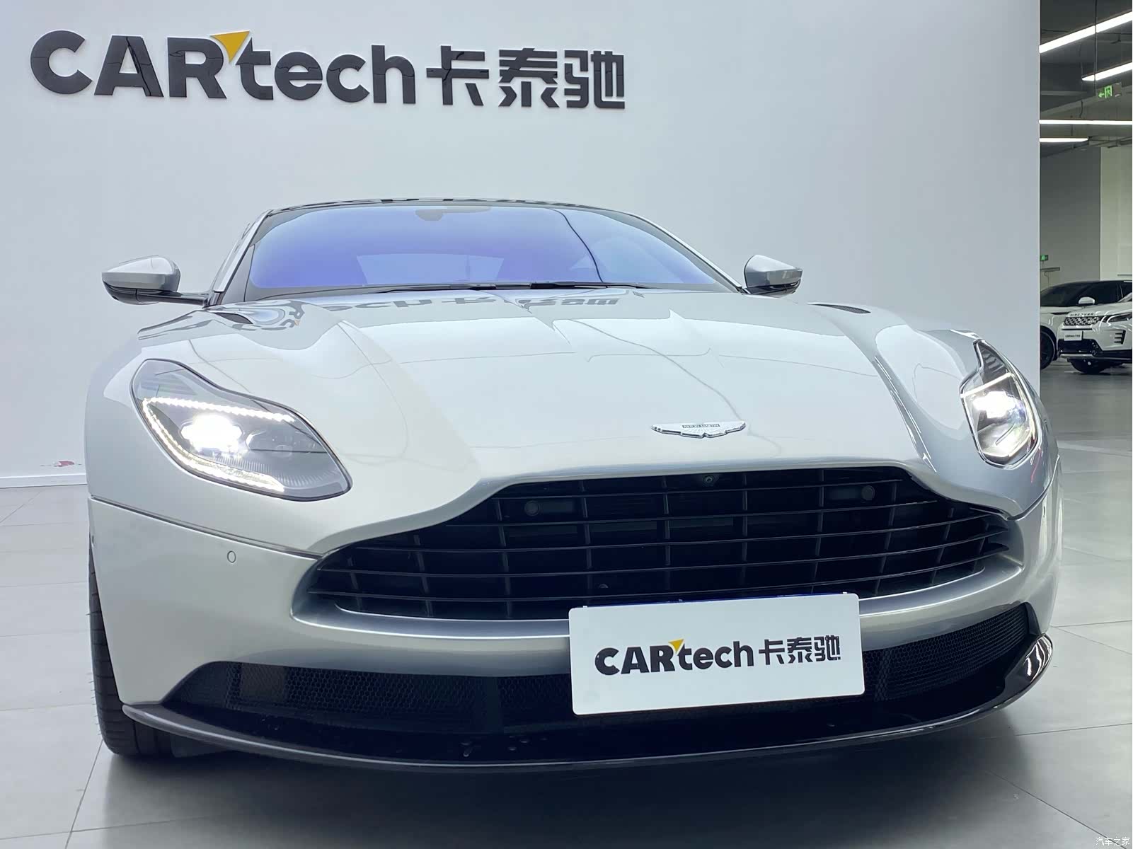 Aston Martin DB11, 2018 25