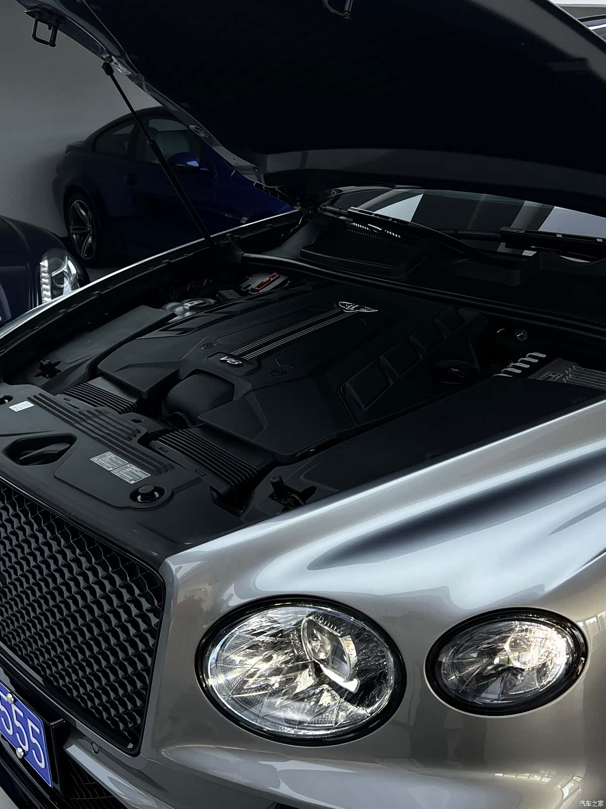Bentley Bentayga, 2022 35