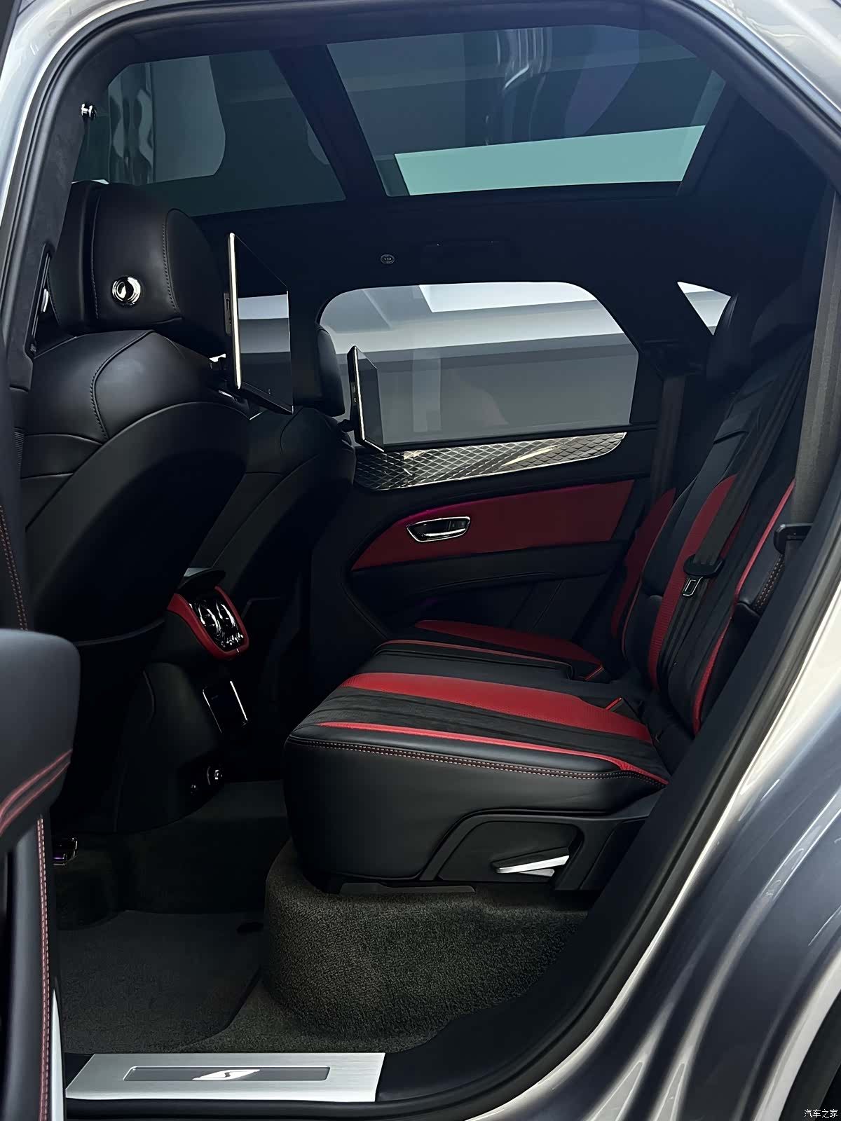 Bentley Bentayga, 2022 17
