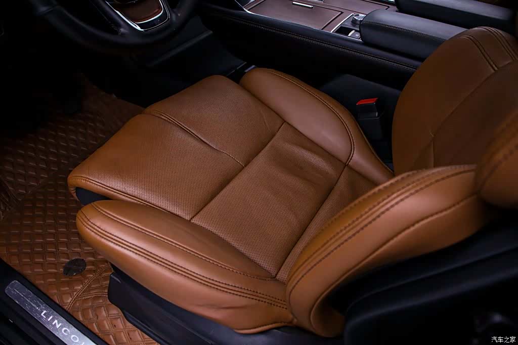 Lincoln Navigator, 2020 13