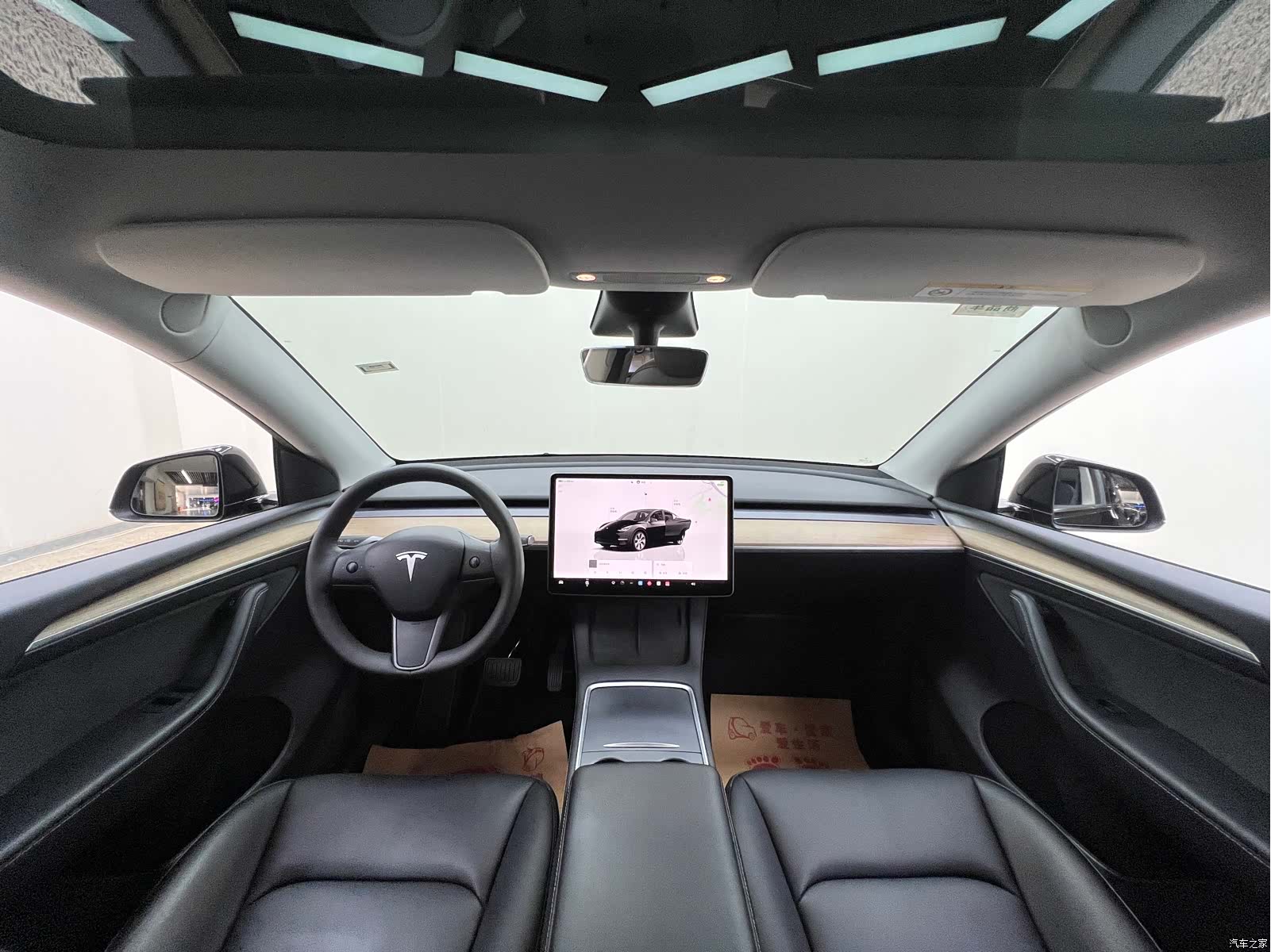 Tesla Model Y, 2023 20