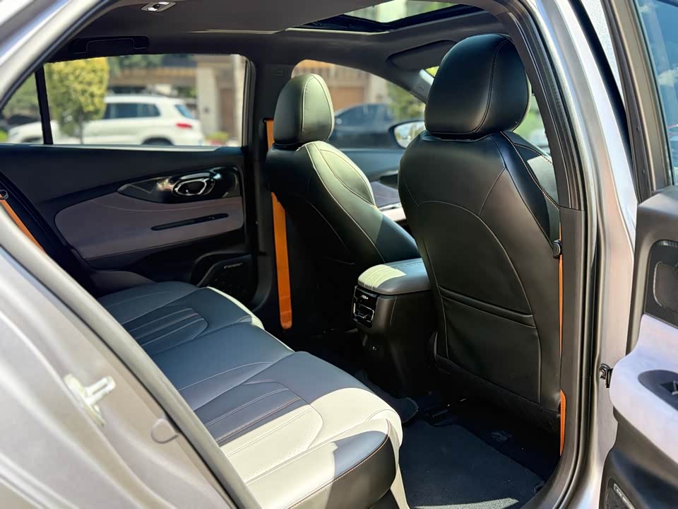 Trumpchi Shadow Leopard