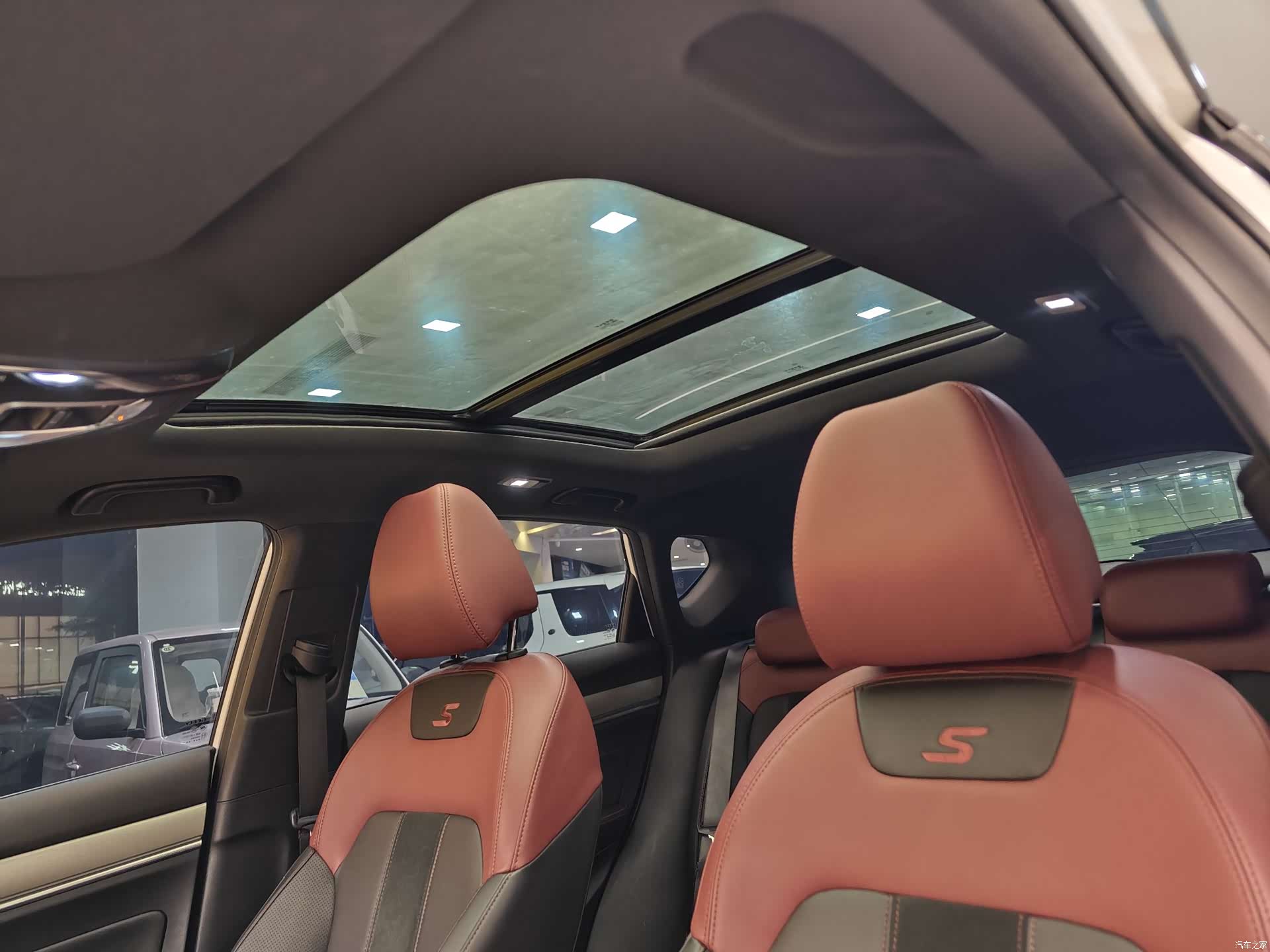 Geely Coolray, 2021 13