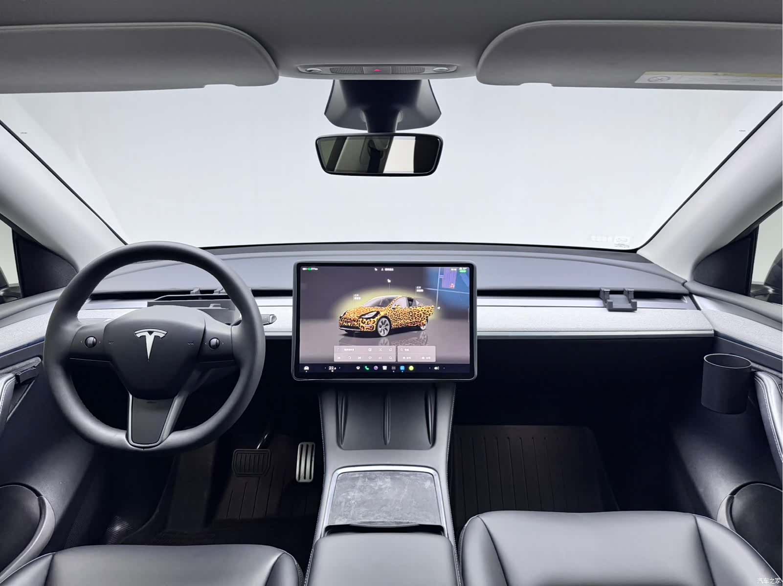 Tesla Model Y, 2025 9