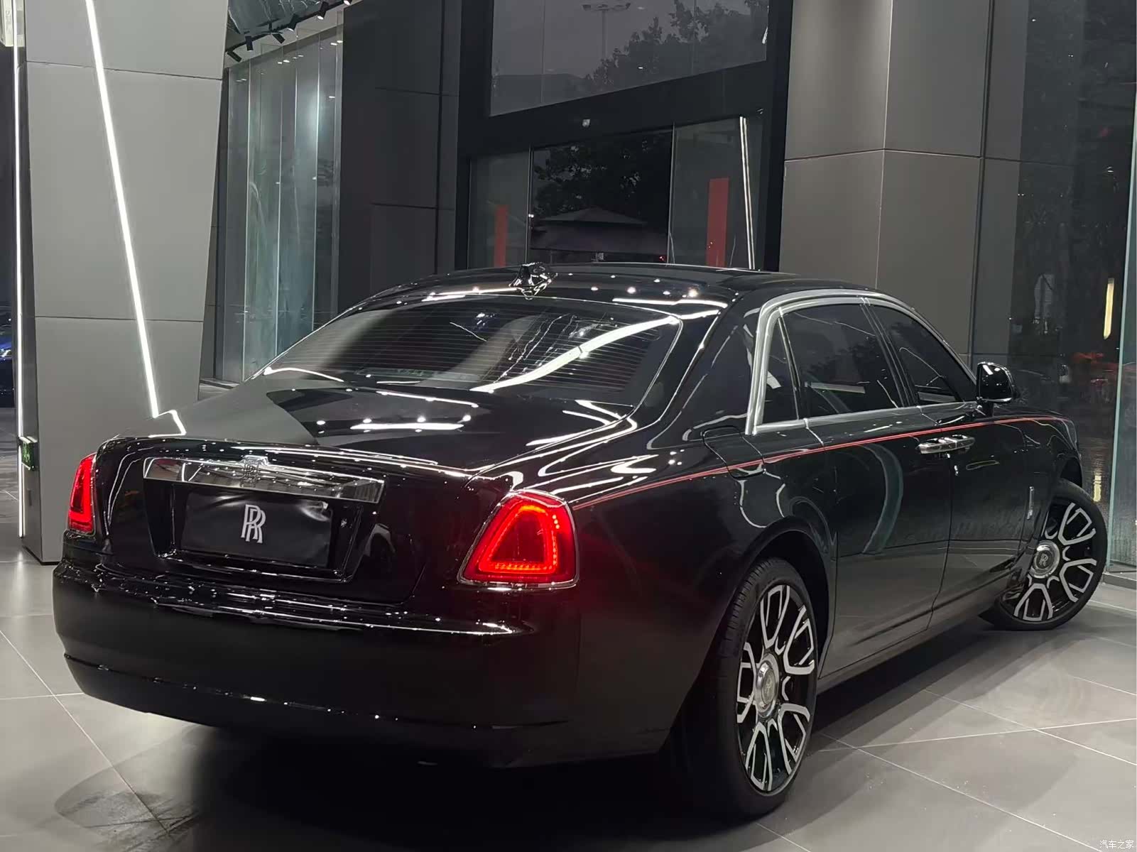 Rolls-Royce Ghost, 2019 3