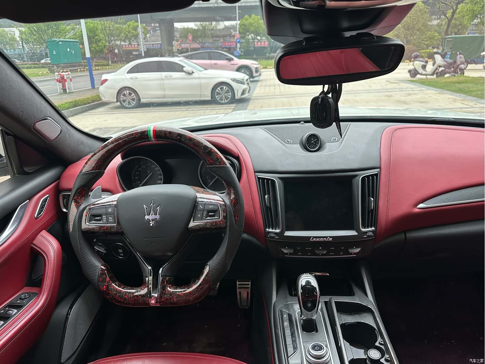 Maserati Levante, 2018 8