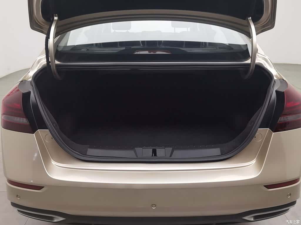 Geely Emgrand, 2021 16