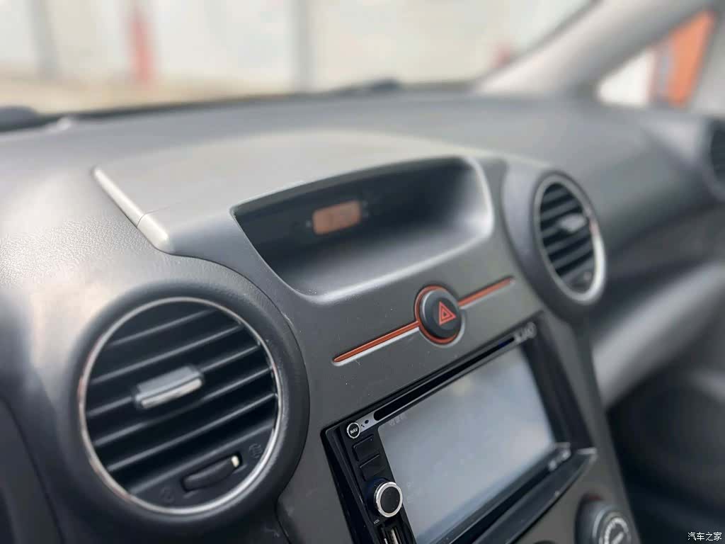Kia 7, 2011 8