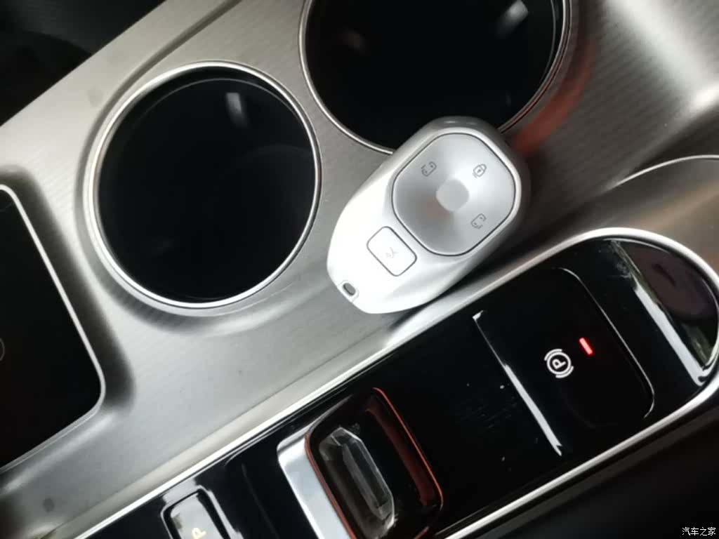 Trumpchi E8, 2024 11