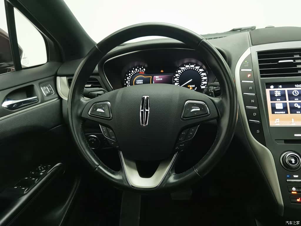 Lincoln MKC, 2019 11
