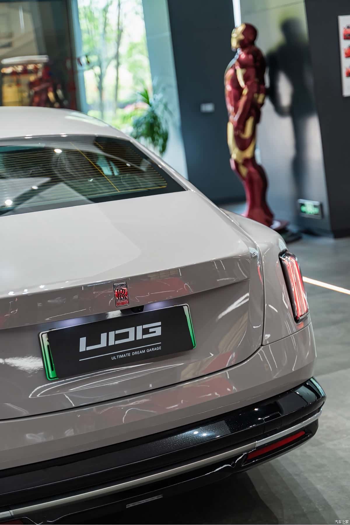 Rolls-Royce Spectre, 2024 9