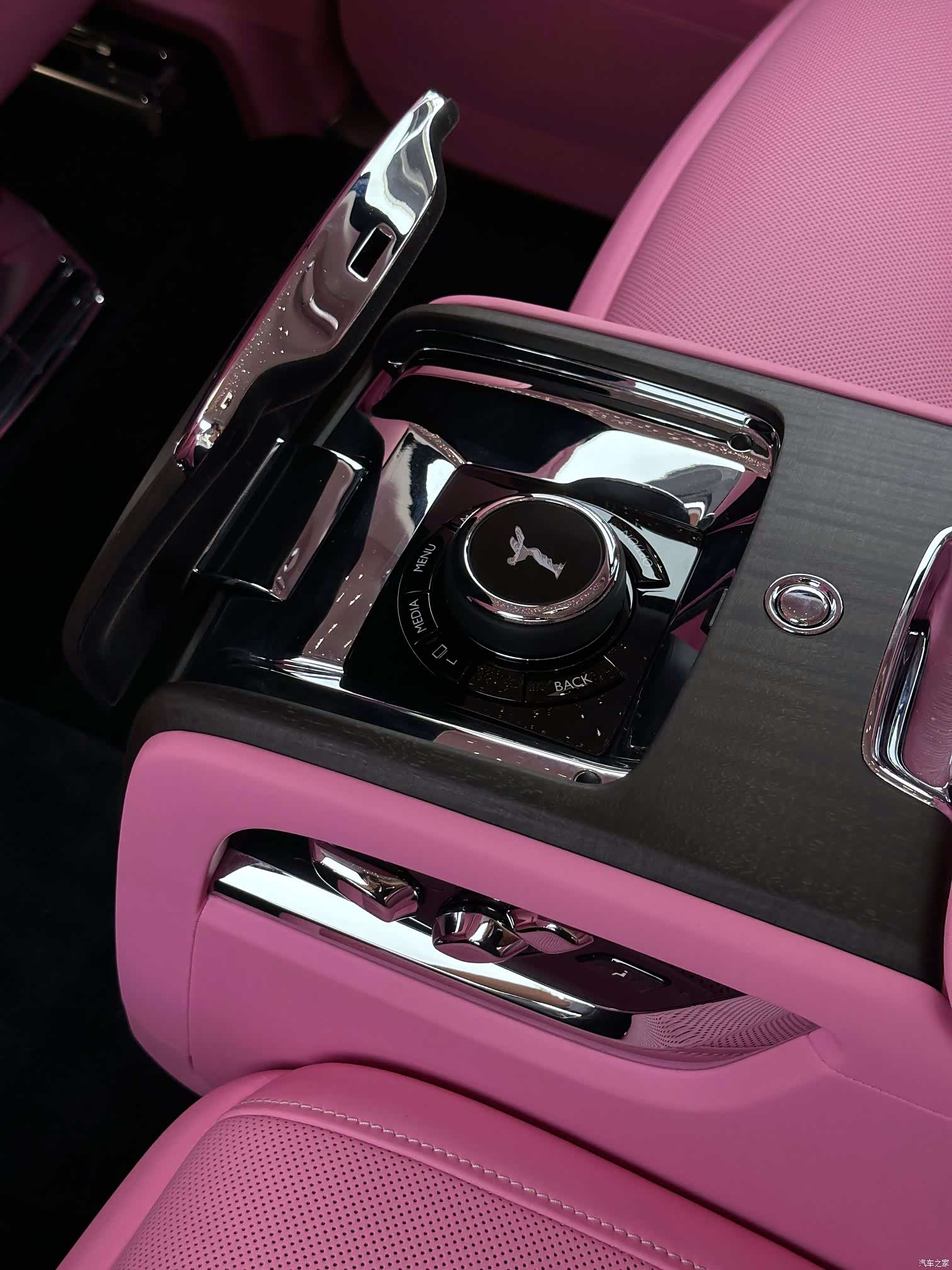 Rolls-Royce Cullinan, 2023 36