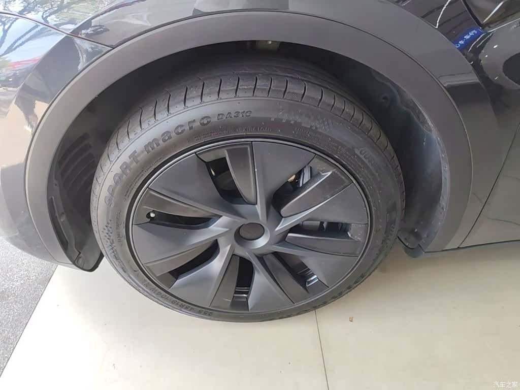 Tesla Model Y, 2024 23