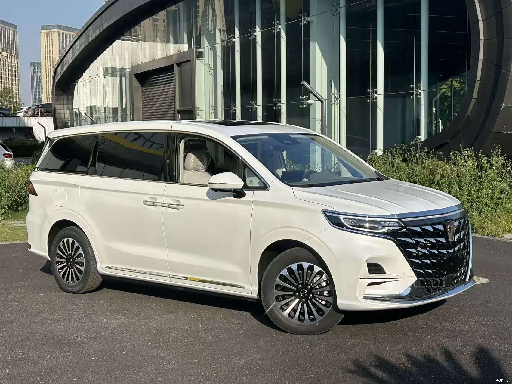 Roewe iMAX8, 2025 2