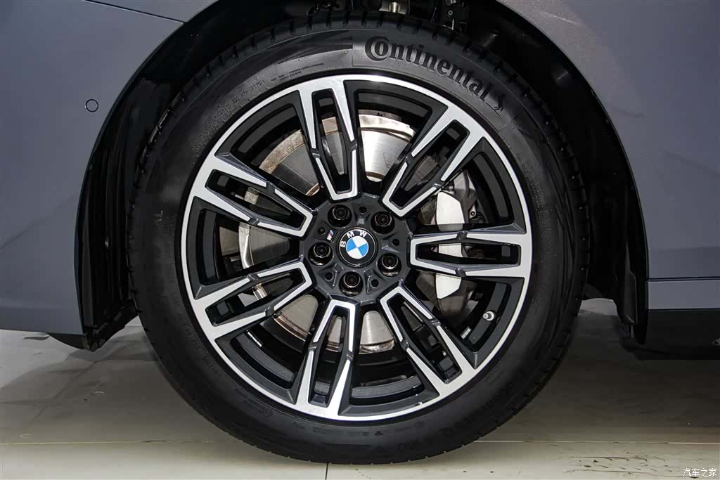 BMW 5 Series, 2025 12