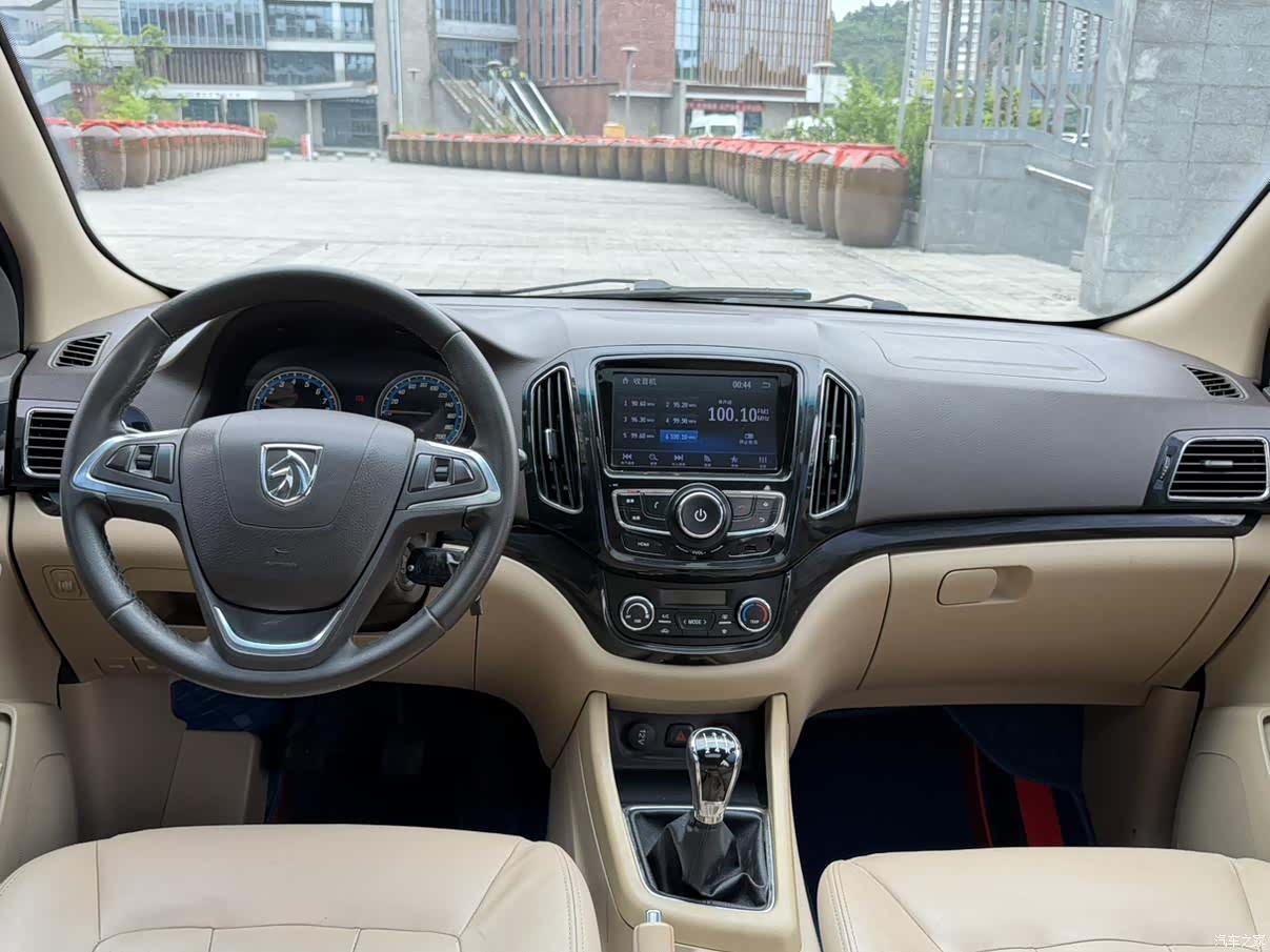 Wuling 730, 2016 15