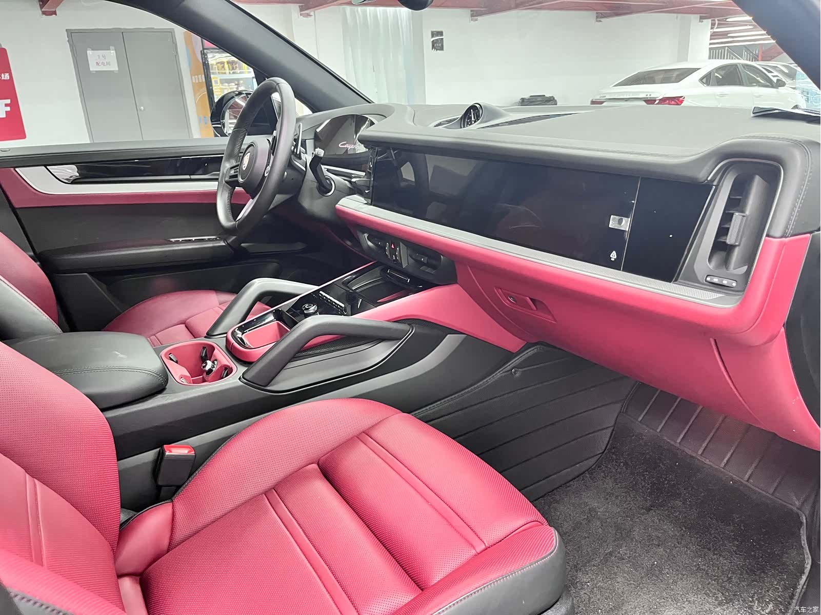 Porsche Cayenne, 2025 12