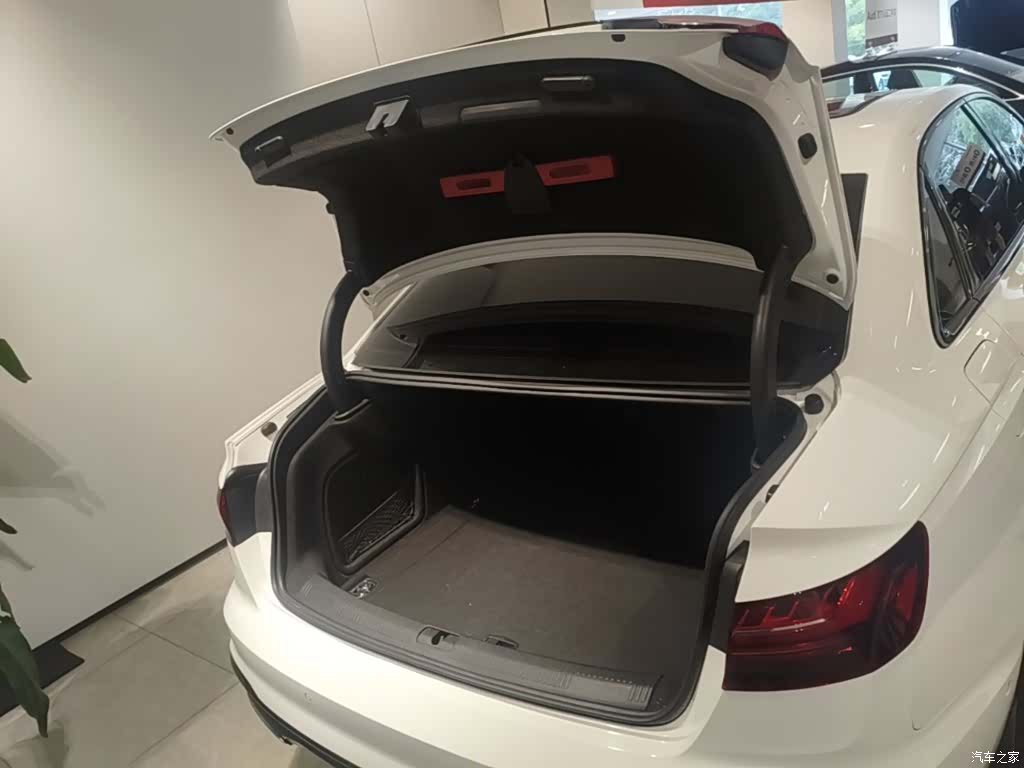 Audi A4L, 2023 19