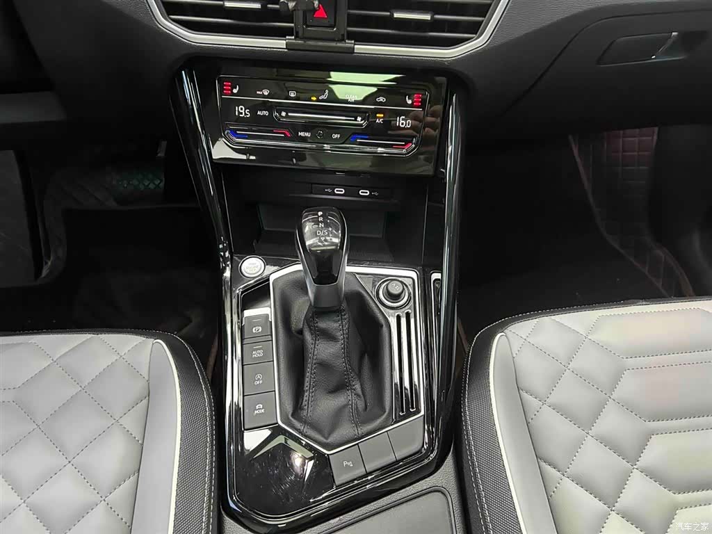 Volkswagen Tayron, 2023 все фото