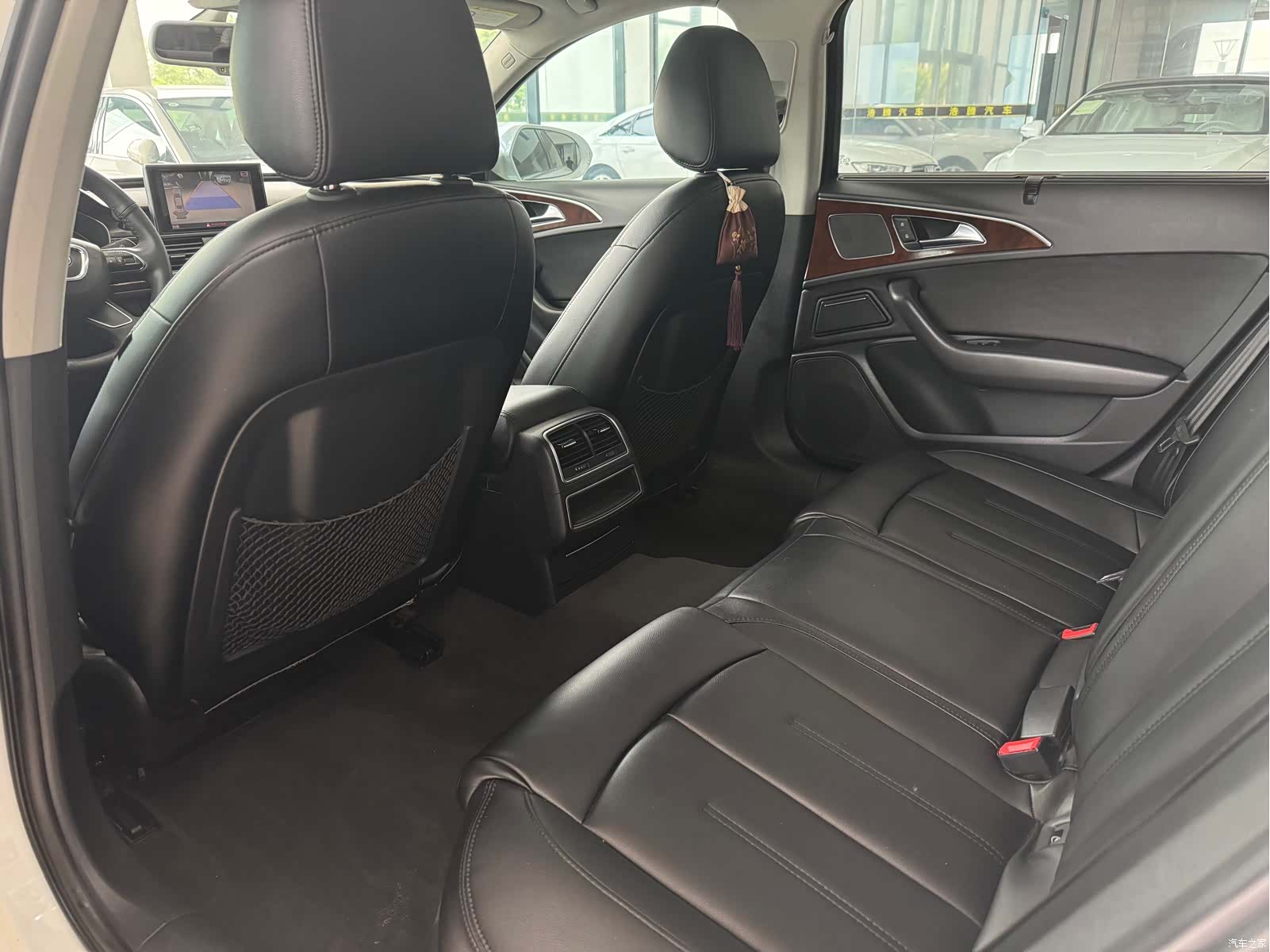 Audi A6L, 2014 13
