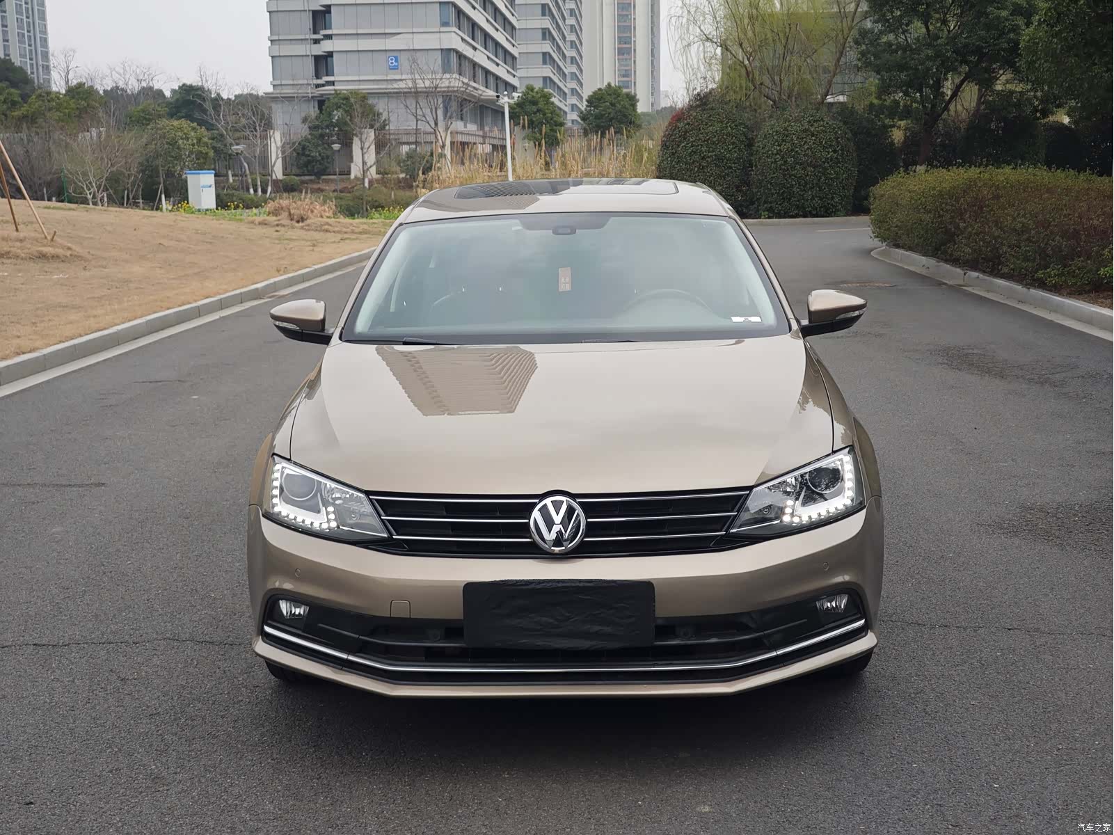 Volkswagen Sagitar, 2015 2